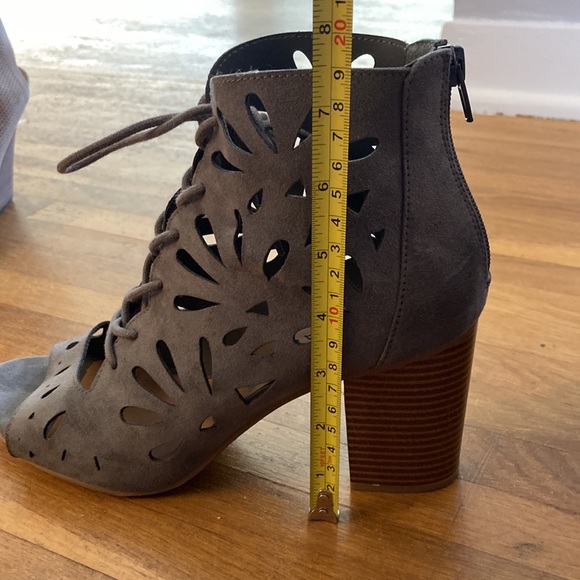 *last chance!!* Rampage | Women’s suede grey lace-up heels - Picture 7 of 16